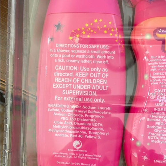 Dreamworks Pink and Blue Bath & Body Set with Trolls Characters - Picture 10 of 13